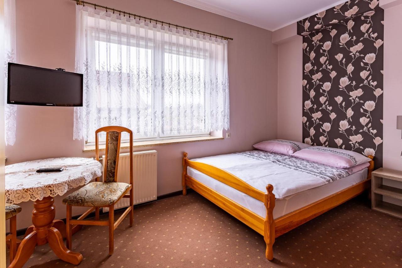 Pokoje Goscinne Katarzyna Kur Dębki Exterior foto